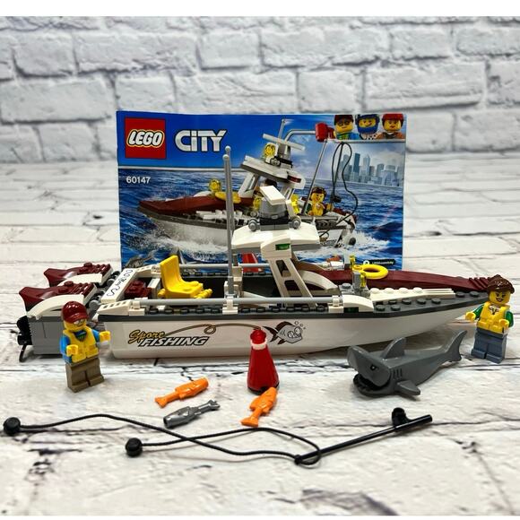 LEGO CITY Fishing Boat 60147 100% COMPLETE Retired Displayed Only - Picture 1 of 16